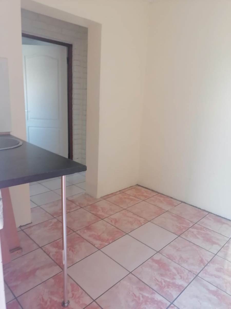 To Let 3 Bedroom Property for Rent in Madeira Park Eastern Cape